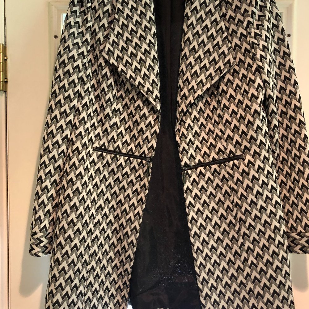 JONES  Studio Black/White Blazer